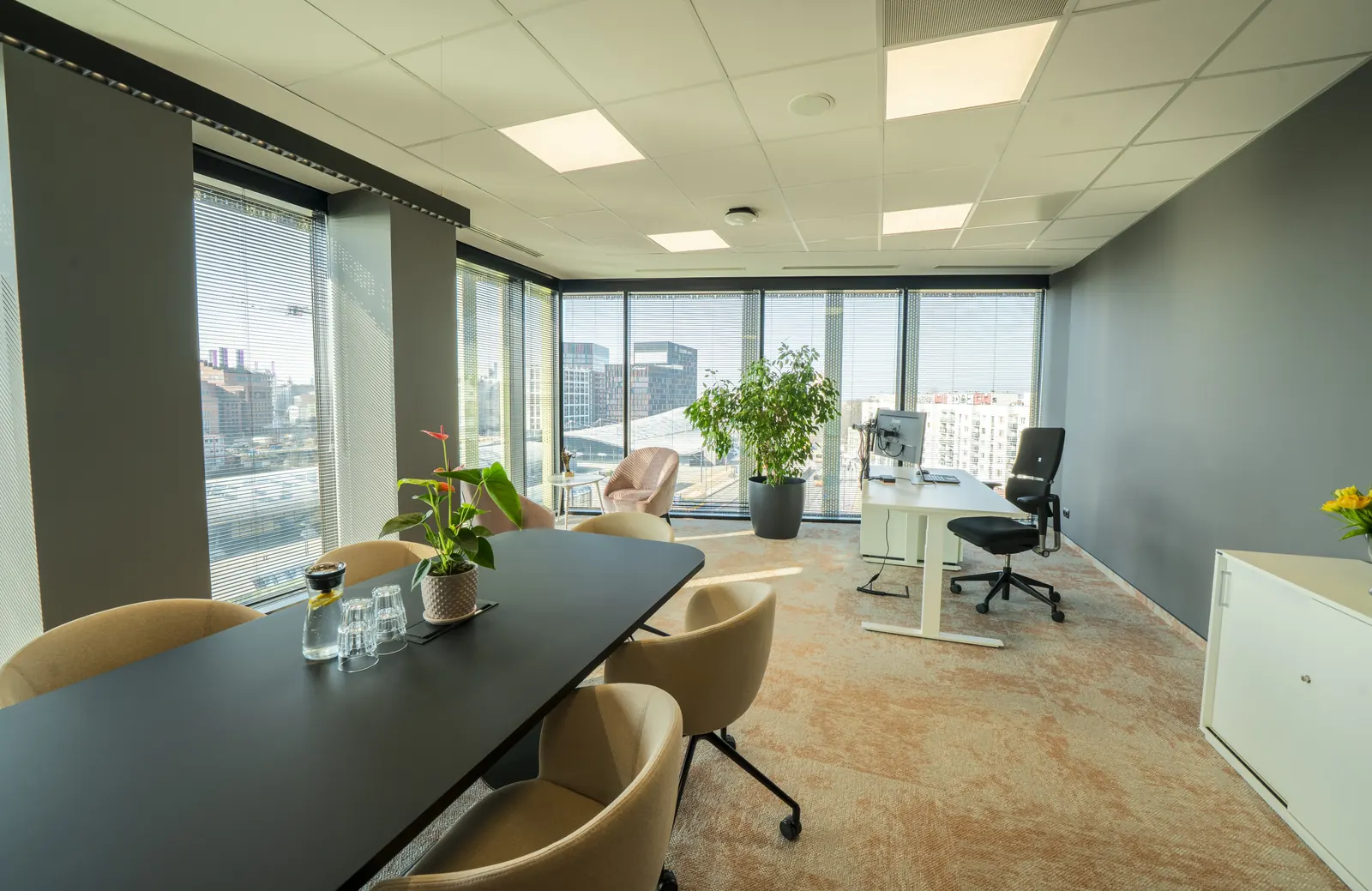 Bonprix - conference room with city view