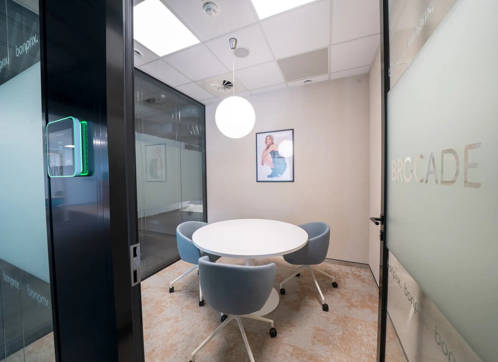 Bonprix - office interior details