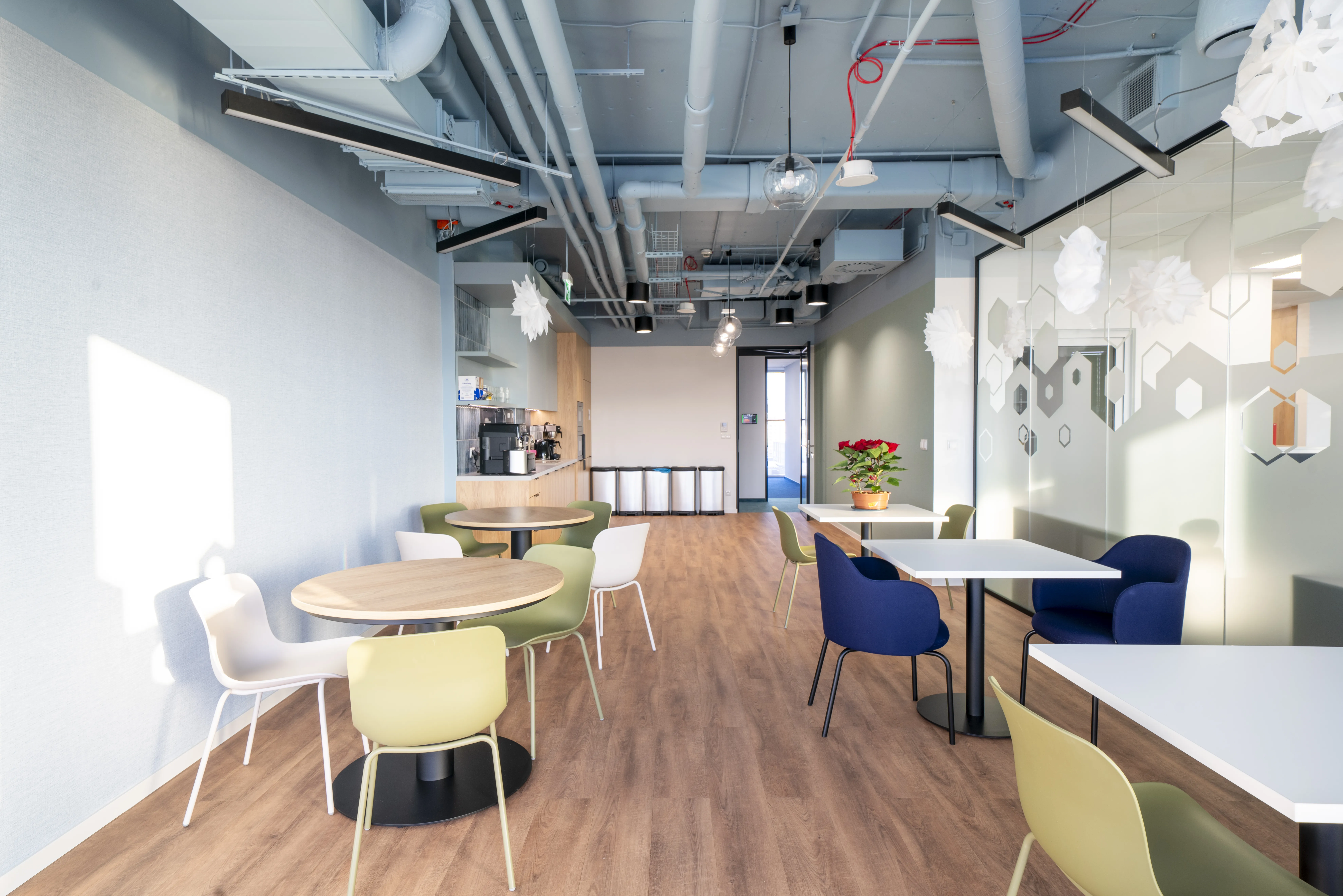 Bureau Veritas - colorful cafeteria with social zone