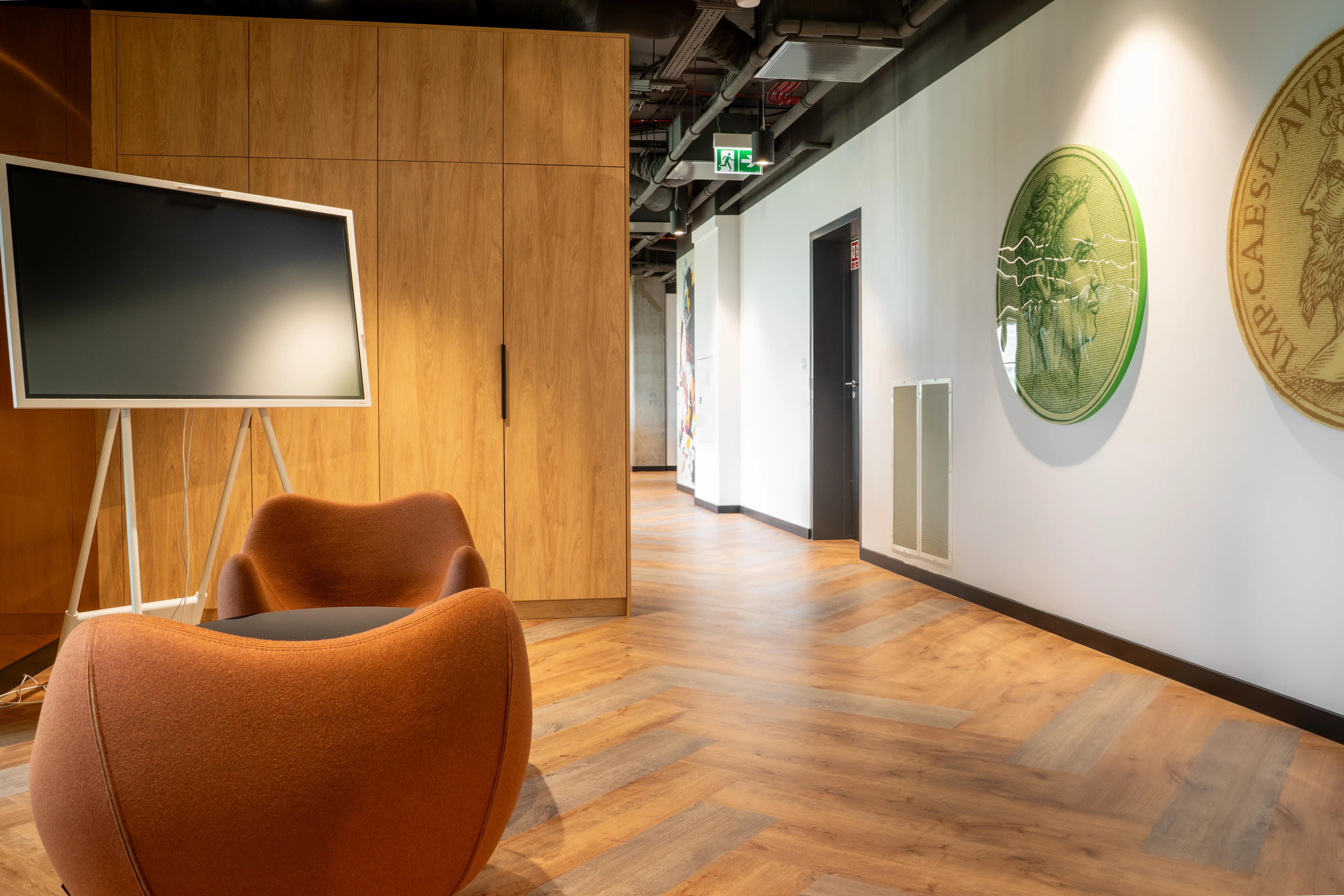Four Suits Technology - open space area