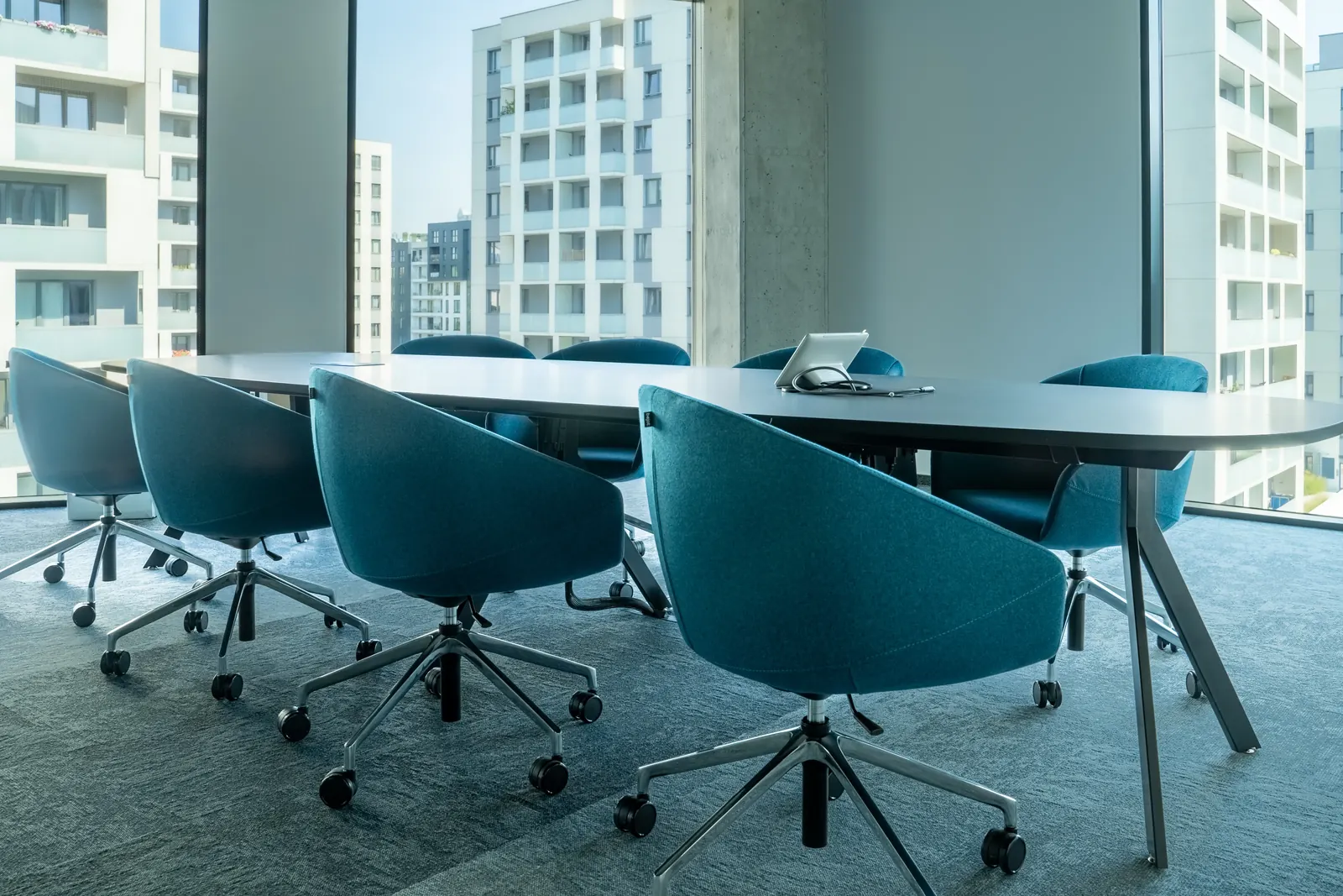 Four Suits Technology - open space with greenery