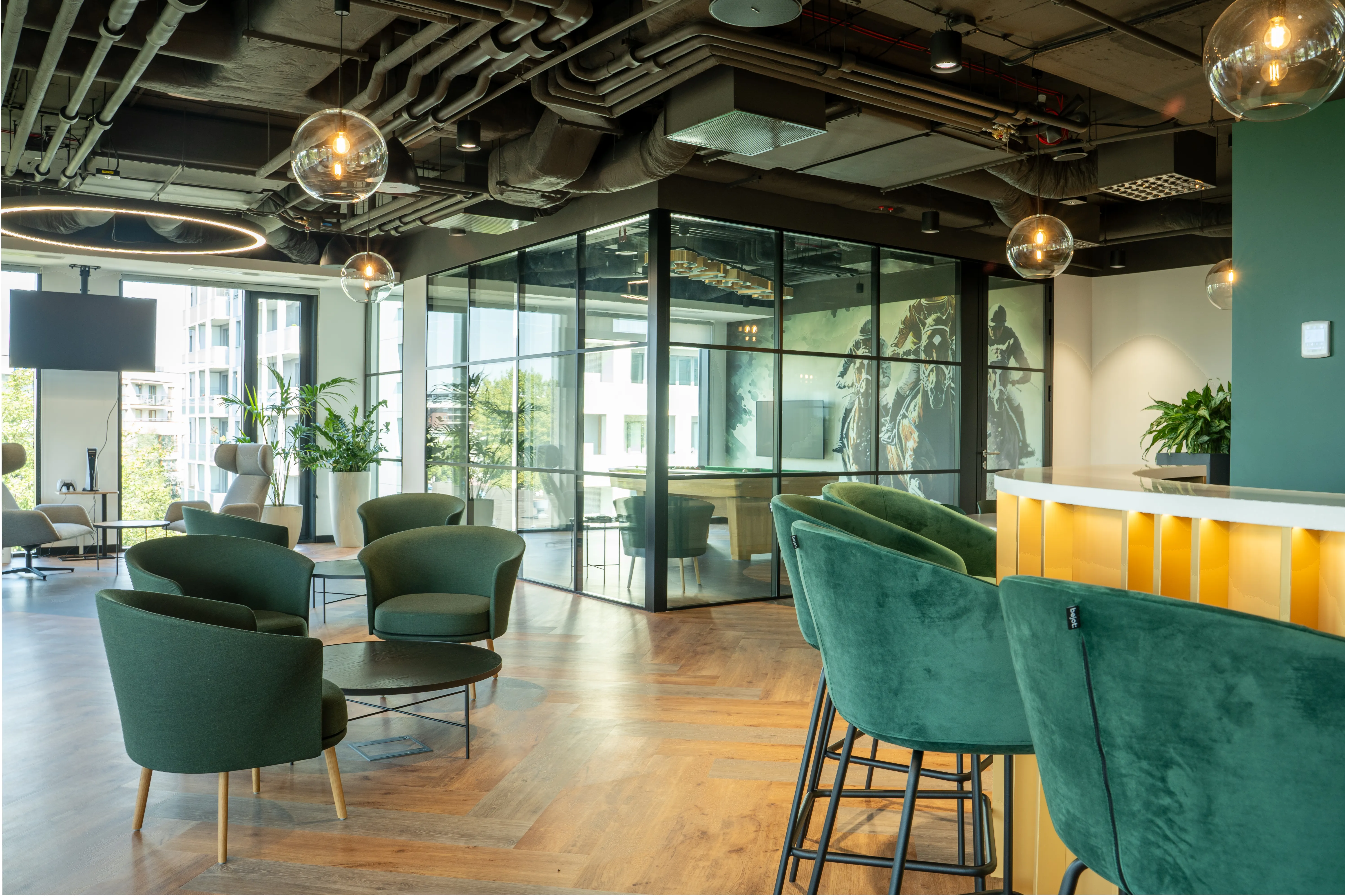 Four Suits Technology - creative space