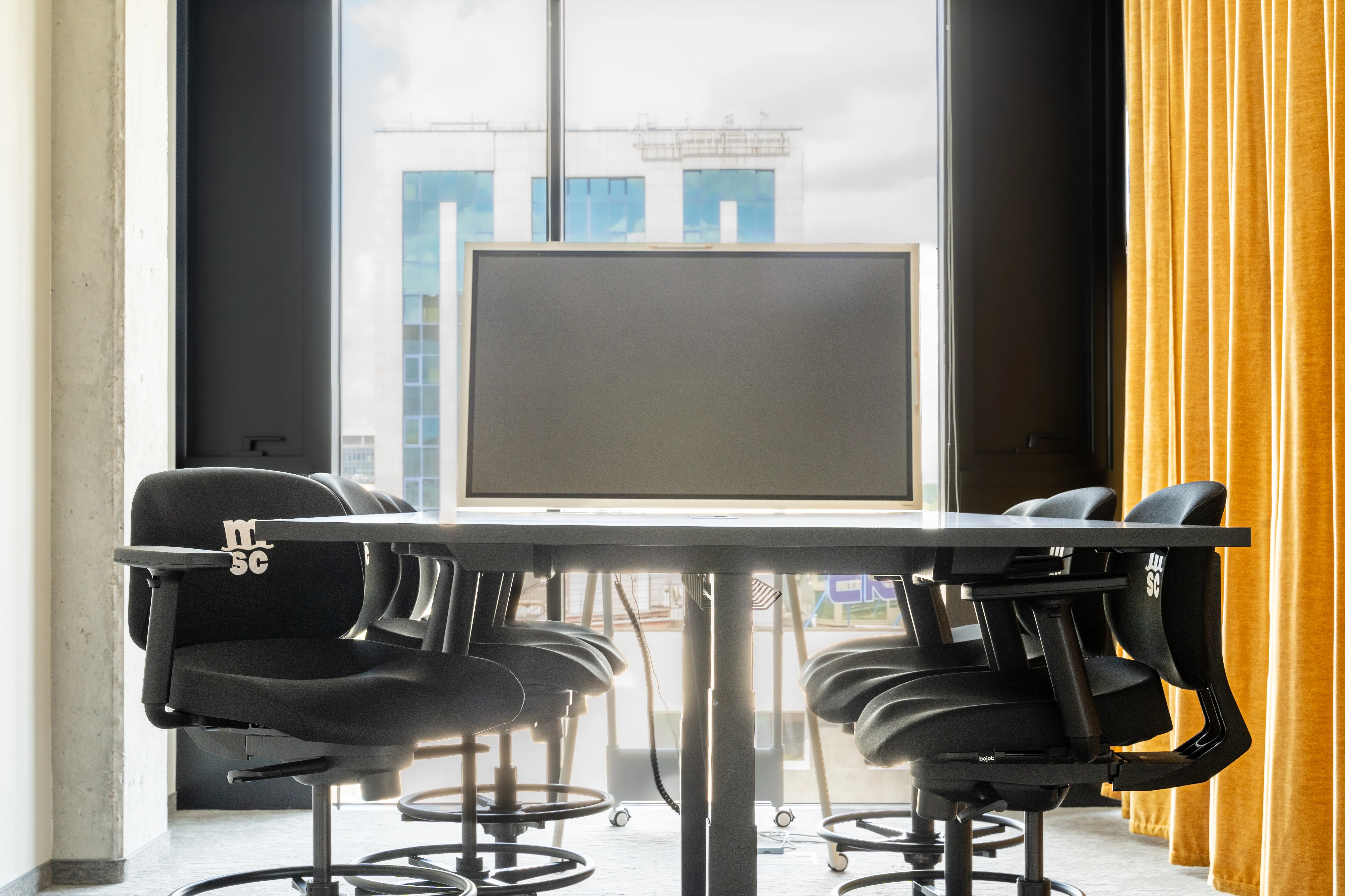 MSC Poland - glass meeting room