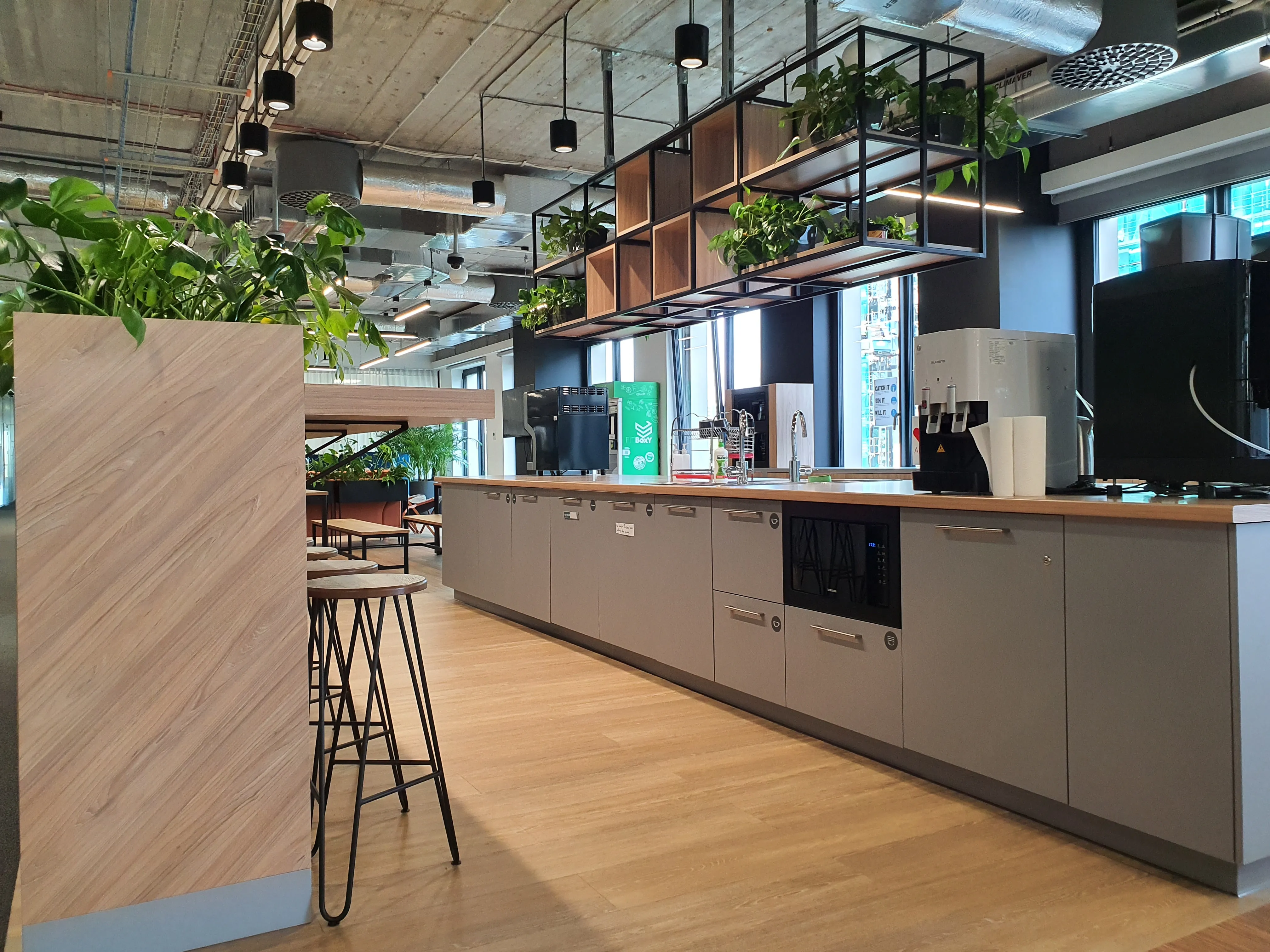 Revolut - widok na open space